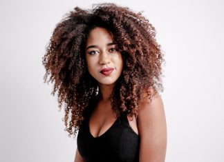 Cheveux frisés