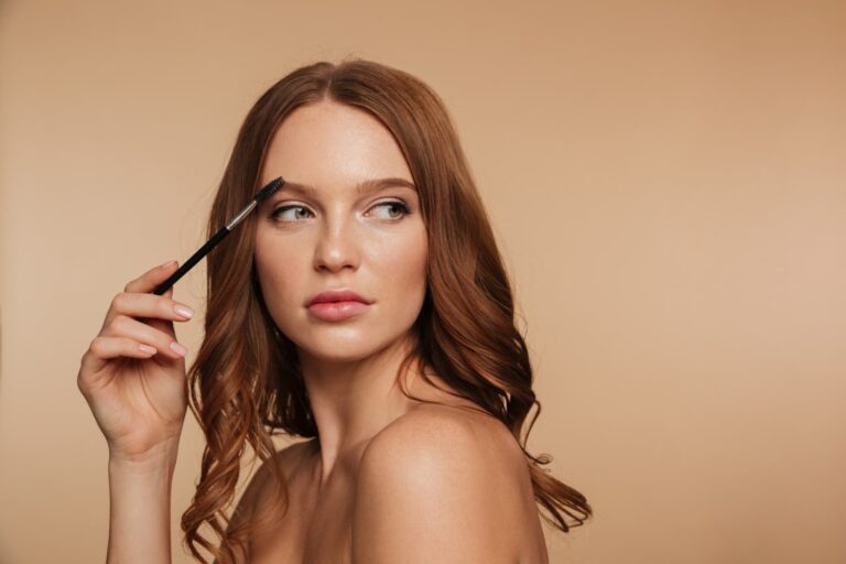 Quel maquillage pour sourcils choisir pour un regard parfait ?